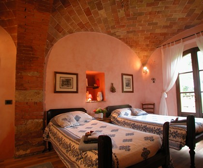 b&b farmhouse holiday in Tuscany Italy